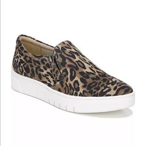Naturalizer Hawthorn Cheetah sneaker shoe